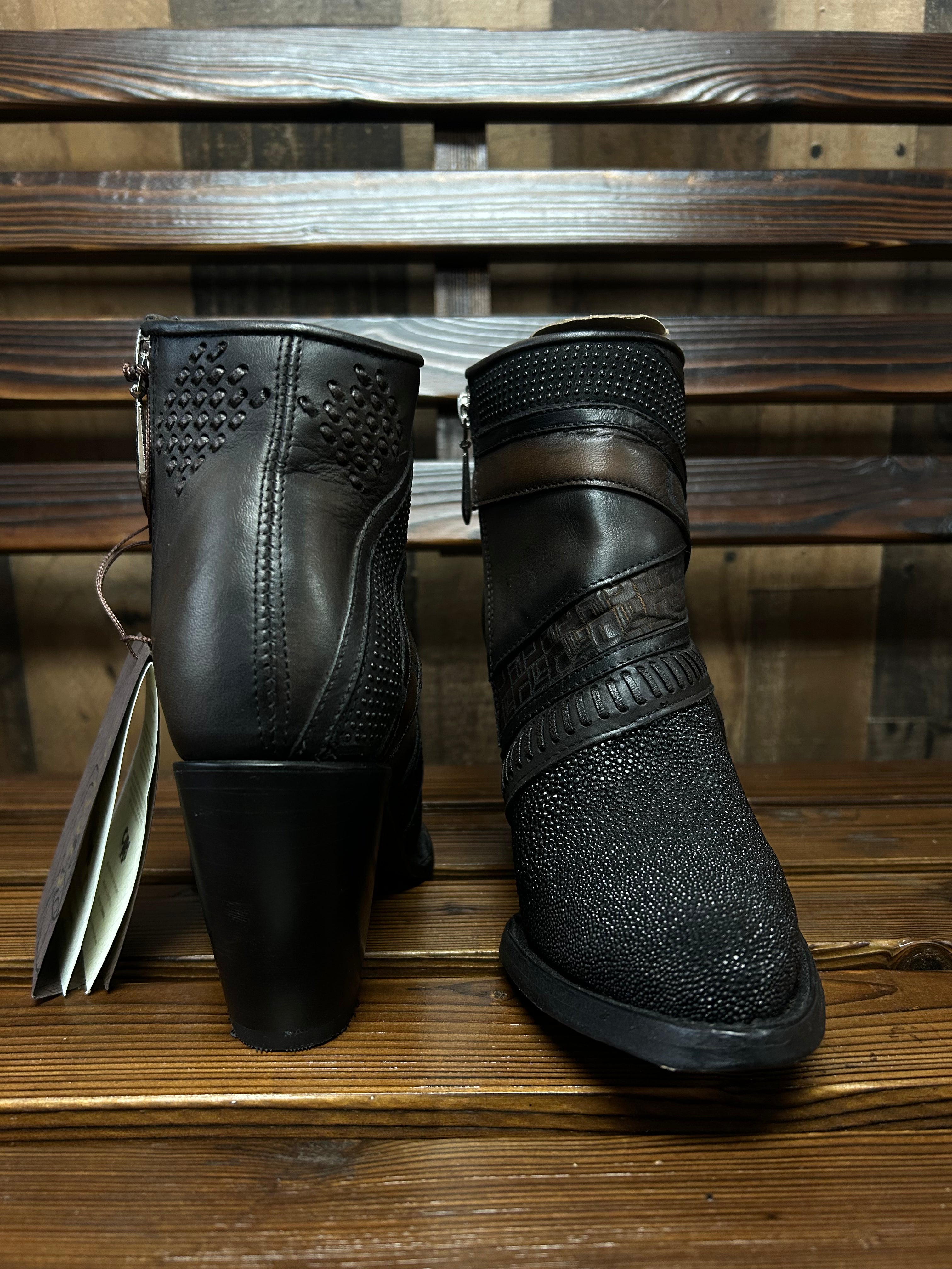 CUADRA Womens Stingray